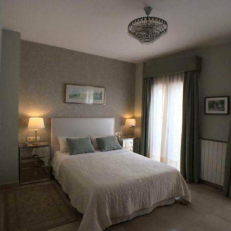 Guest House Europa 12 เซบีญา ภายนอก รูปภาพ