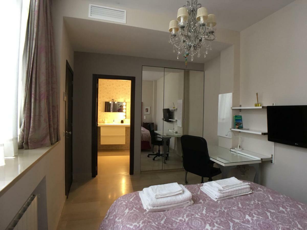 Guest House Europa 12 เซบีญา ภายนอก รูปภาพ